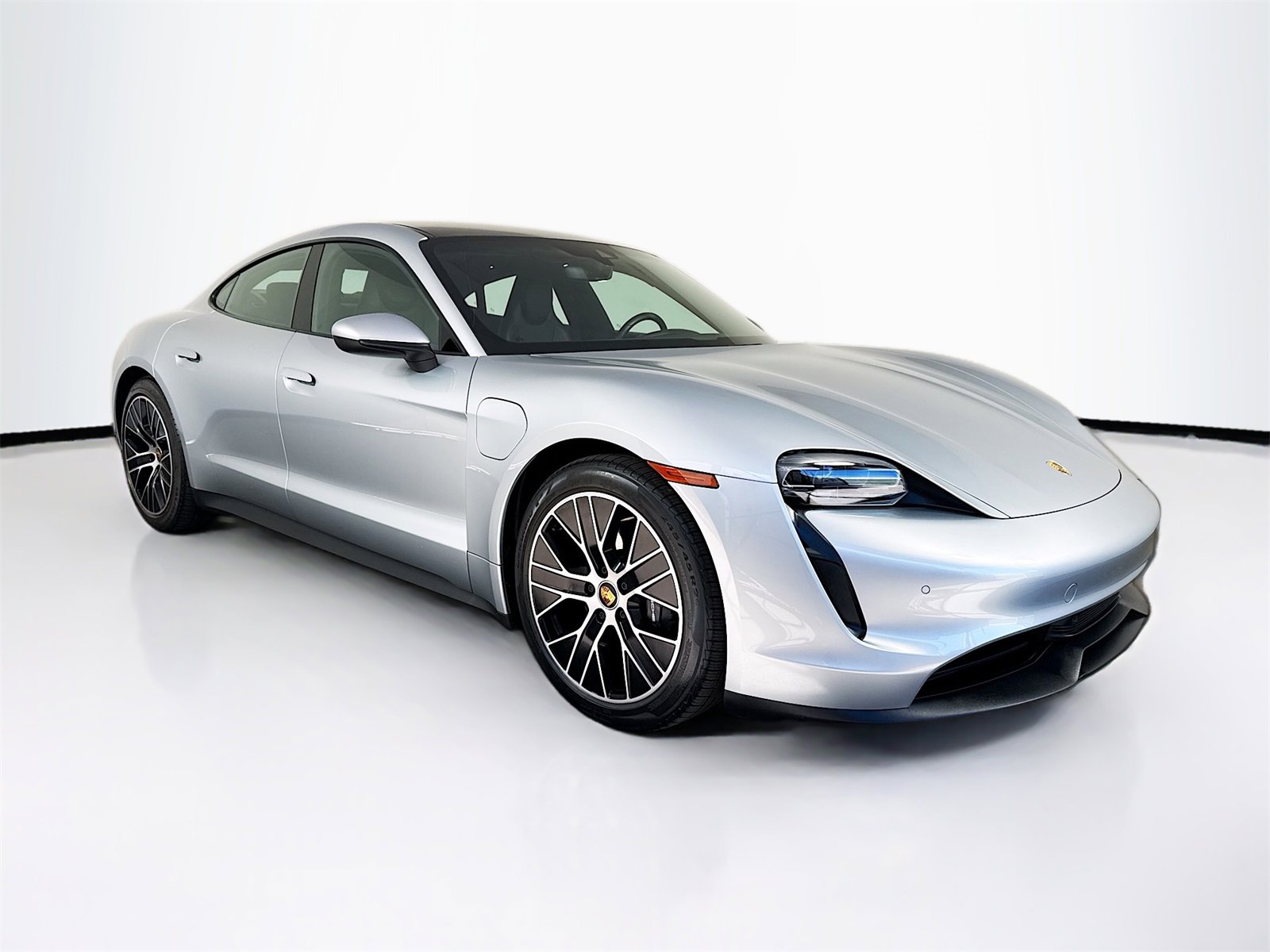 Certified 2022 Porsche Taycan image 7