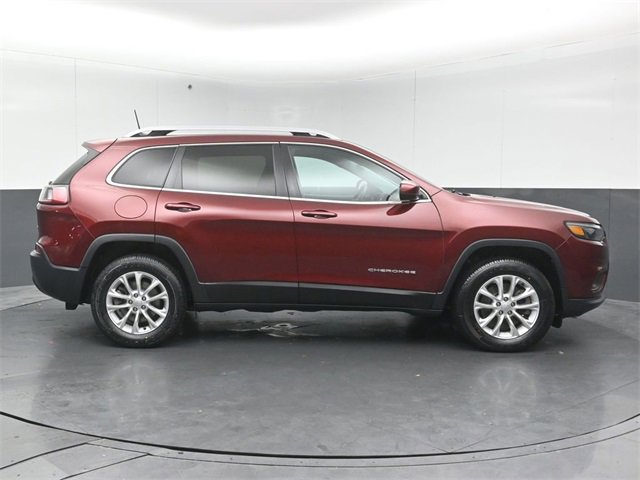 Used 2019 Jeep Cherokee Latitude w/ Cold Weather Group image 8