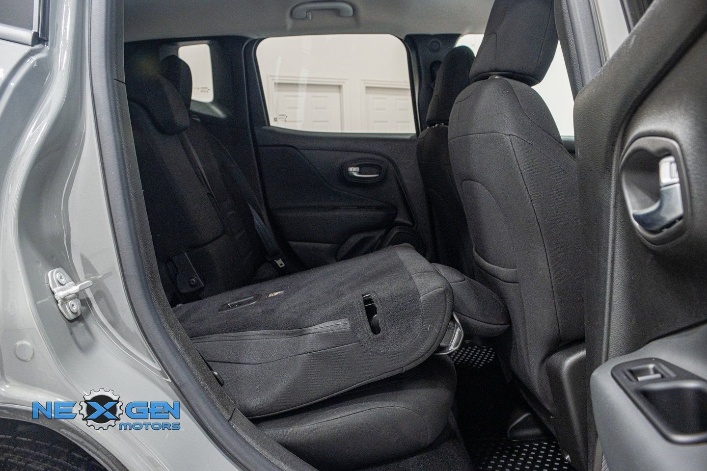 Used 2022 Jeep Renegade Latitude w/ Convenience Group image 34