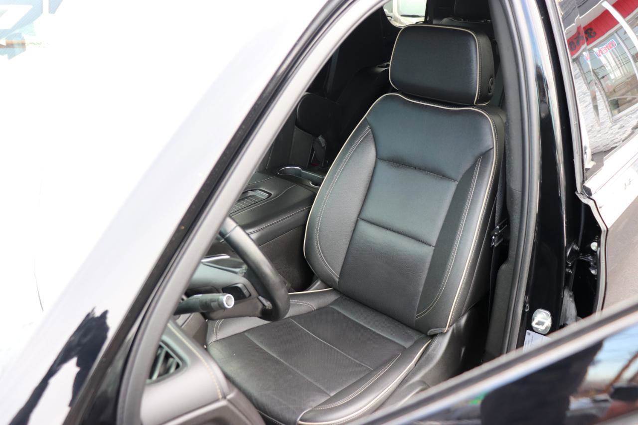 Used 2024 GMC Yukon SLT image 11