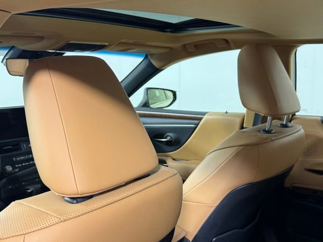 Used 2025 Lexus ES 350 w/ Premium Package FWD image 30