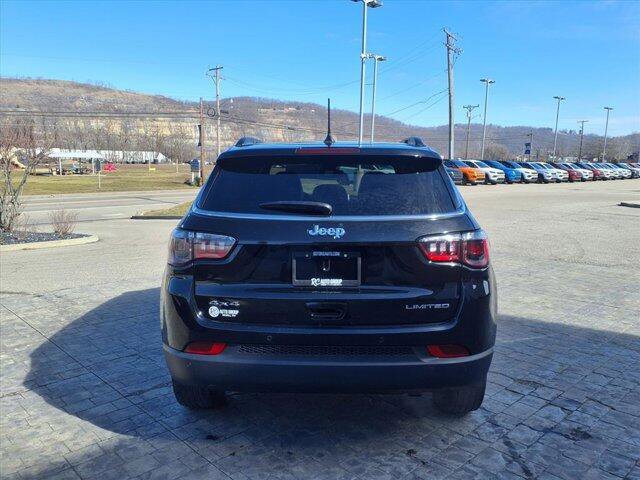Used 2025 Jeep Compass Limited w/ Sun & Sound Group AWD/4WD image 4