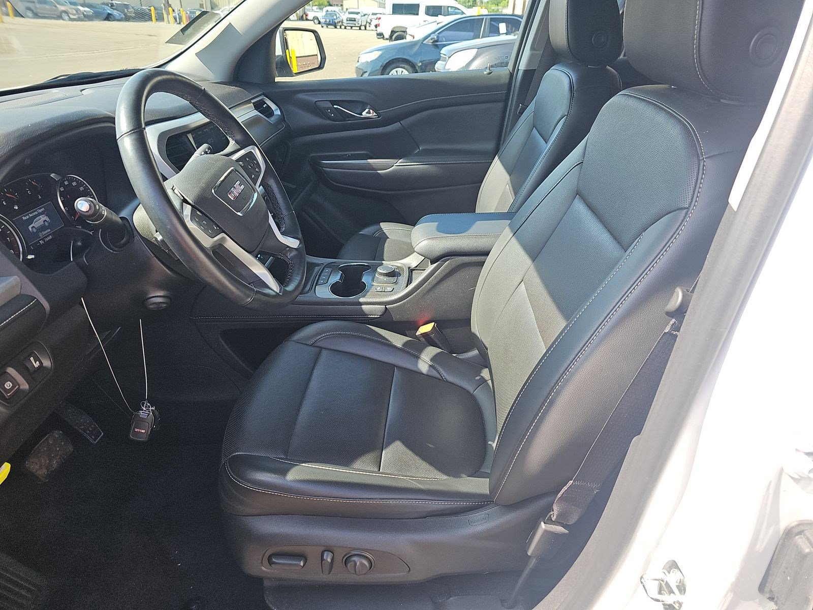 Used 2023 GMC Acadia SLT w/ Preferred Package FWD image 13