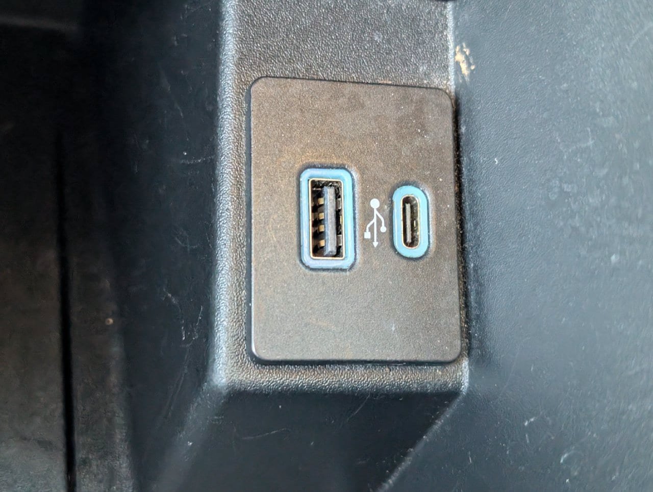 Used 2024 Ford Edge SEL AWD/4WD image 16