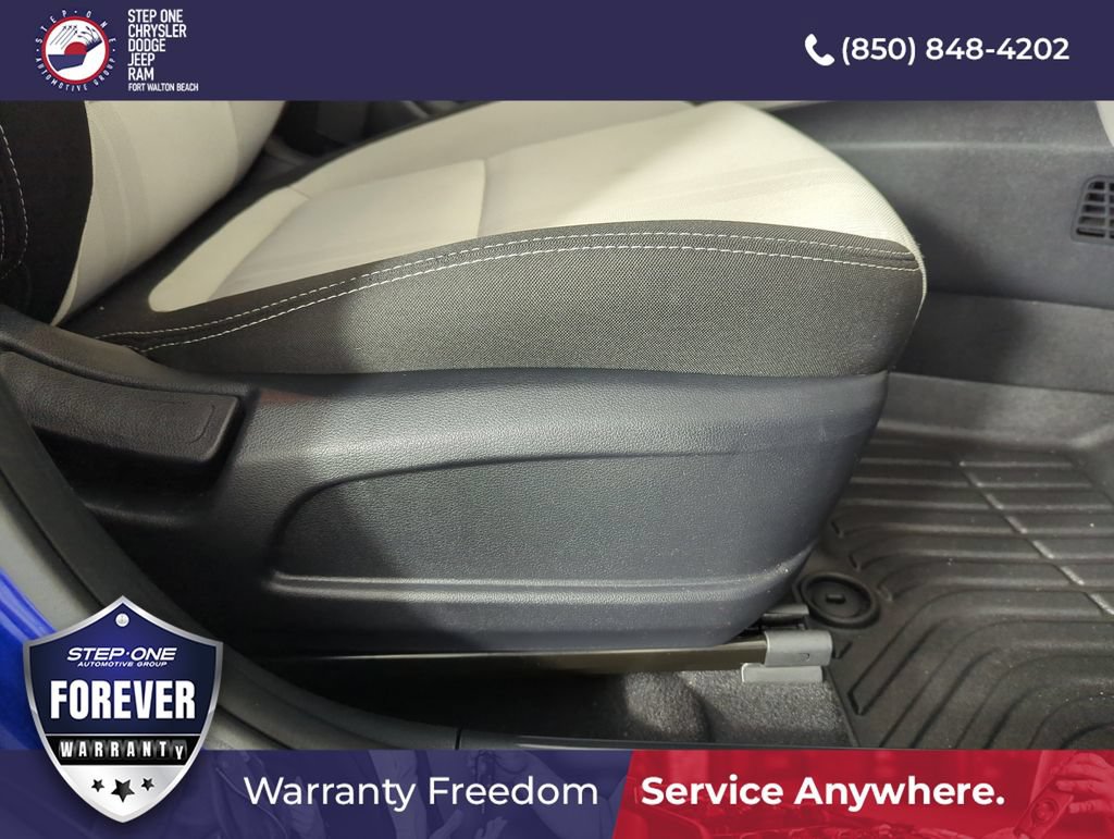 Used 2023 Hyundai Venue SEL FWD image 37