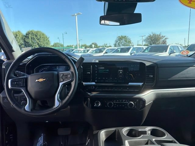 Used 2024 Chevrolet Silverado 1500 LT AWD/4WD image 22