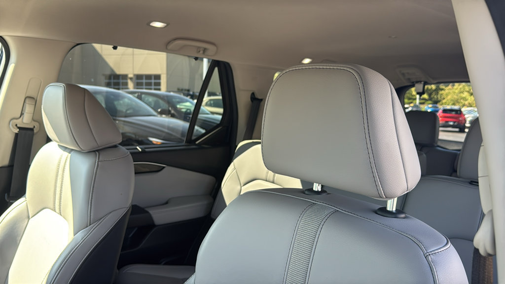 Certified 2025 Honda Pilot EX-L image 13