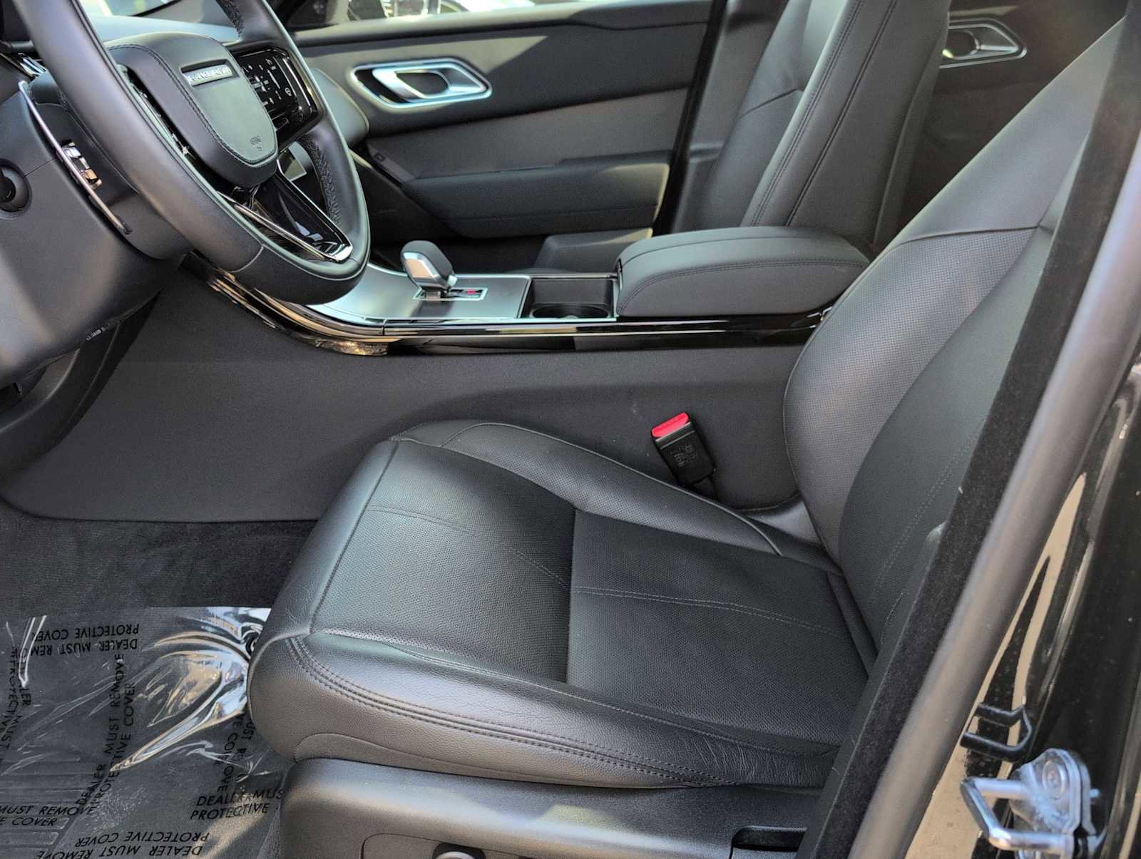 Used 2025 Land Rover Range Rover Velar Dynamic SE AWD/4WD image 17