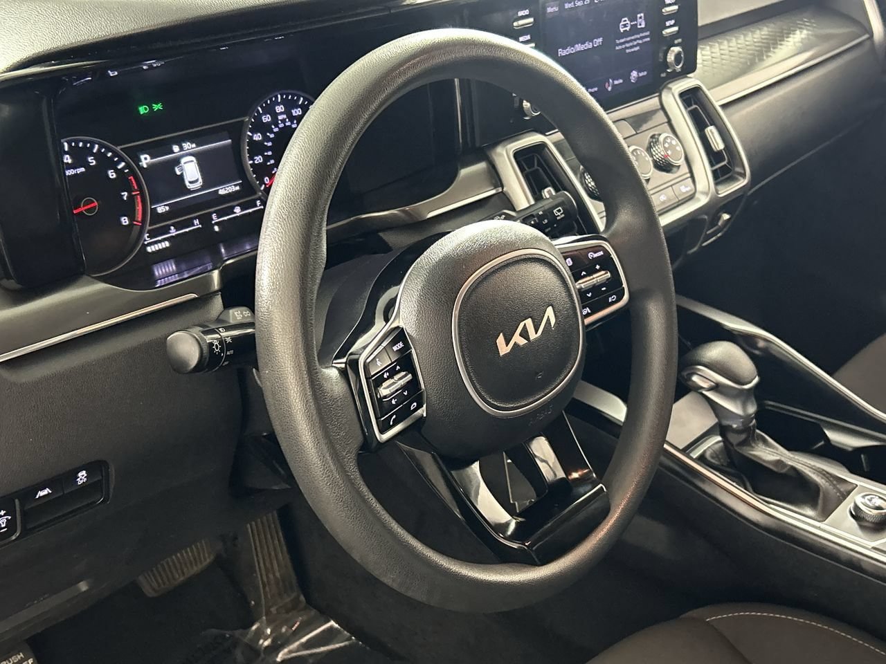 Used 2022 Kia Sorento LX FWD image 14