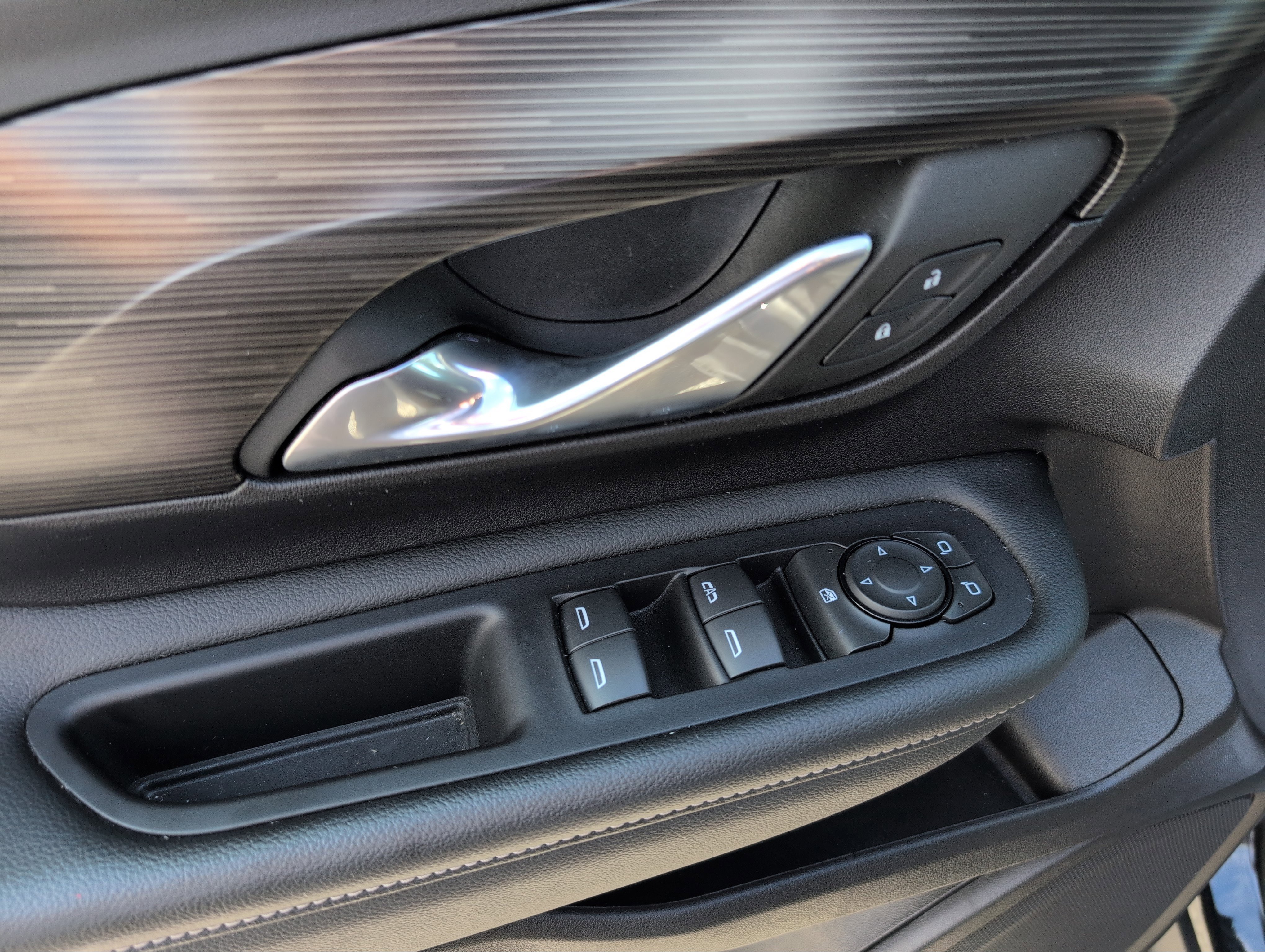 Used 2024 GMC Terrain SLE image 13