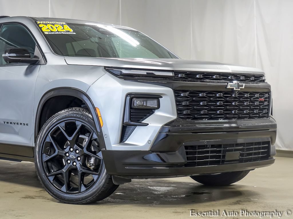 Used 2024 Chevrolet Traverse RS w/ LPO, Floor Liner Package AWD/4WD image 3