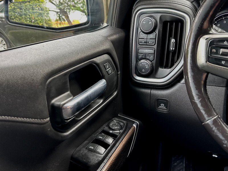 Used 2019 Chevrolet Silverado 1500 LT w/ All-Star Edition AWD/4WD image 11
