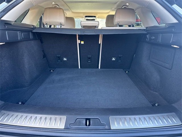 Used 2018 Land Rover Range Rover Velar S image 11