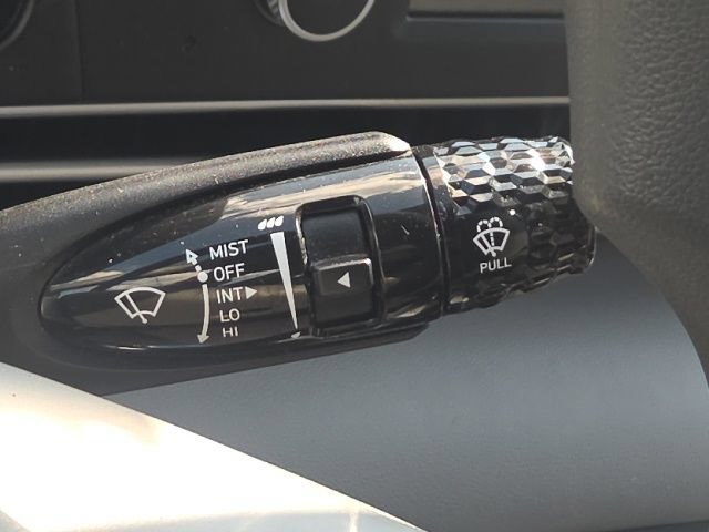 Used 2021 Hyundai Elantra SE FWD image 35
