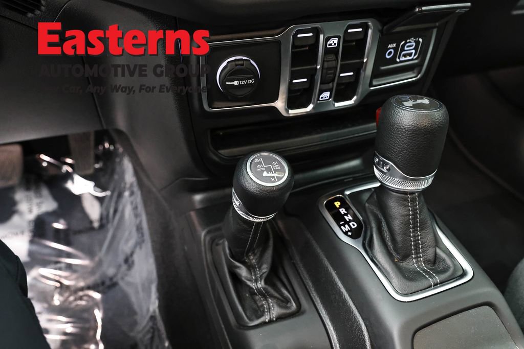 Used 2025 Jeep Wrangler Unlimited Sahara image 21