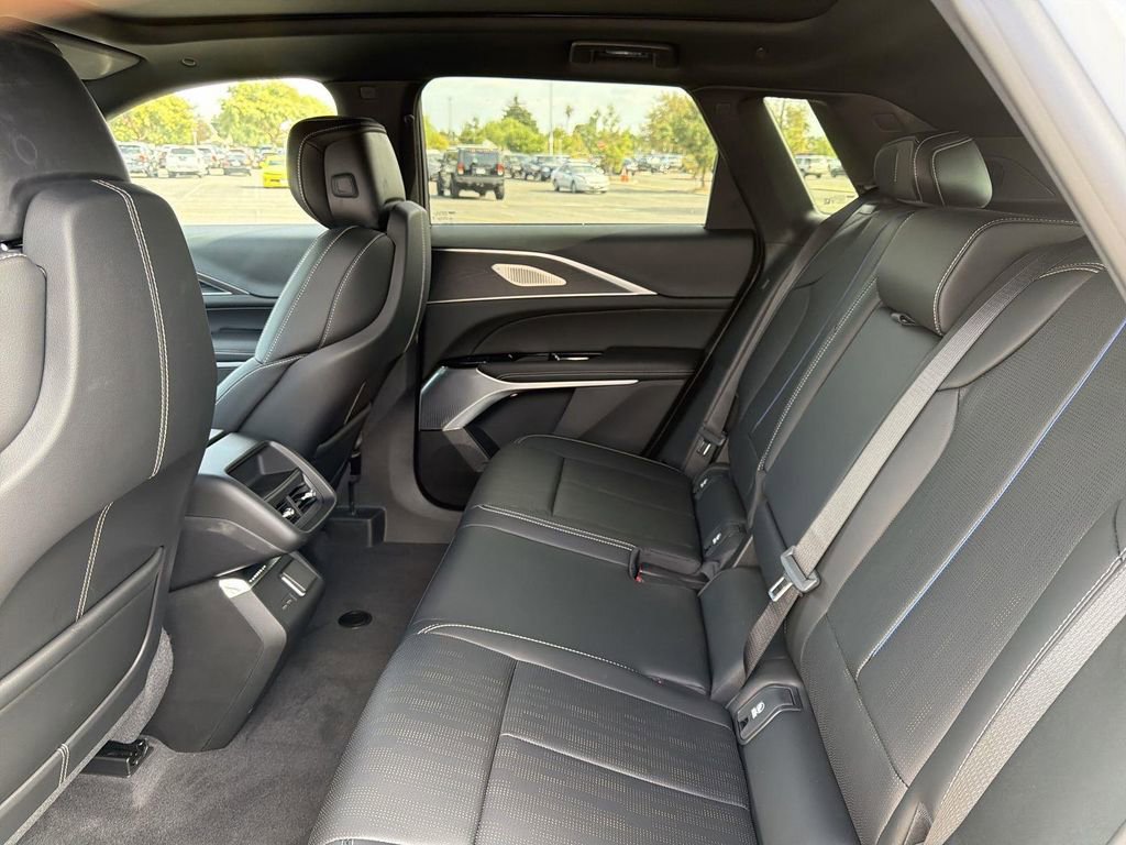 New 2025 Cadillac Lyriq Sport AWD/4WD image 27