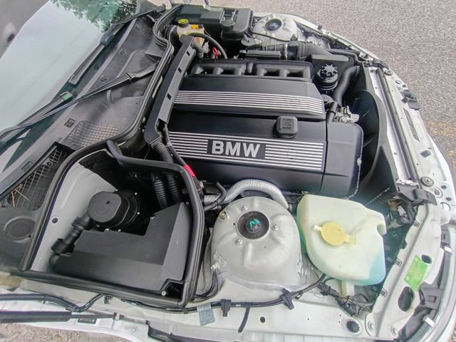 Used 2002 BMW Z3 2.5i RWD image 46
