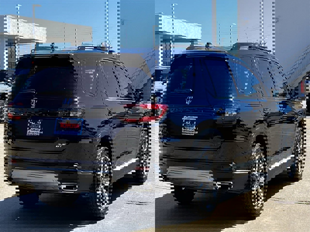 Used 2023 Honda Pilot Elite image 4