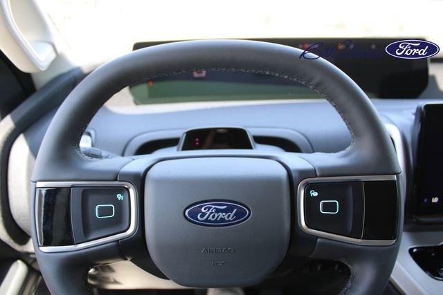 New 2026 Ford Expedition Active image 16
