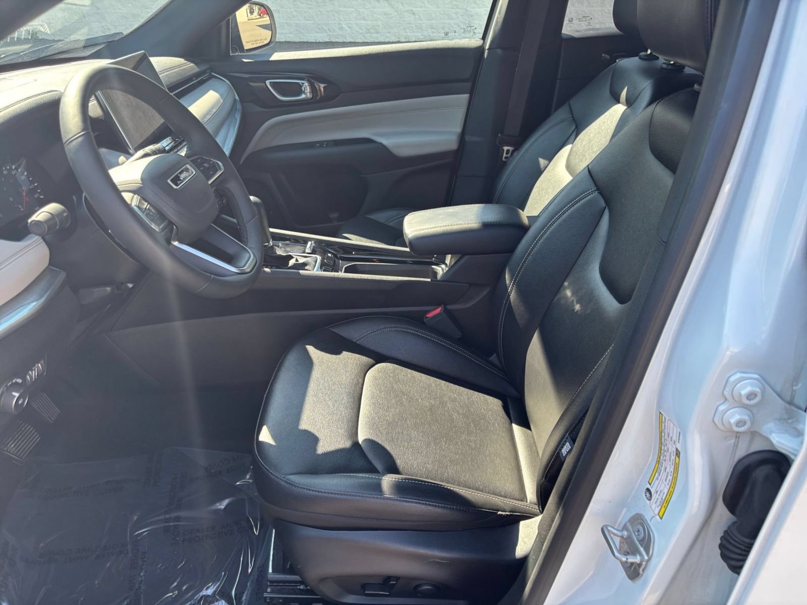 Used 2025 Jeep Compass Limited AWD/4WD image 29