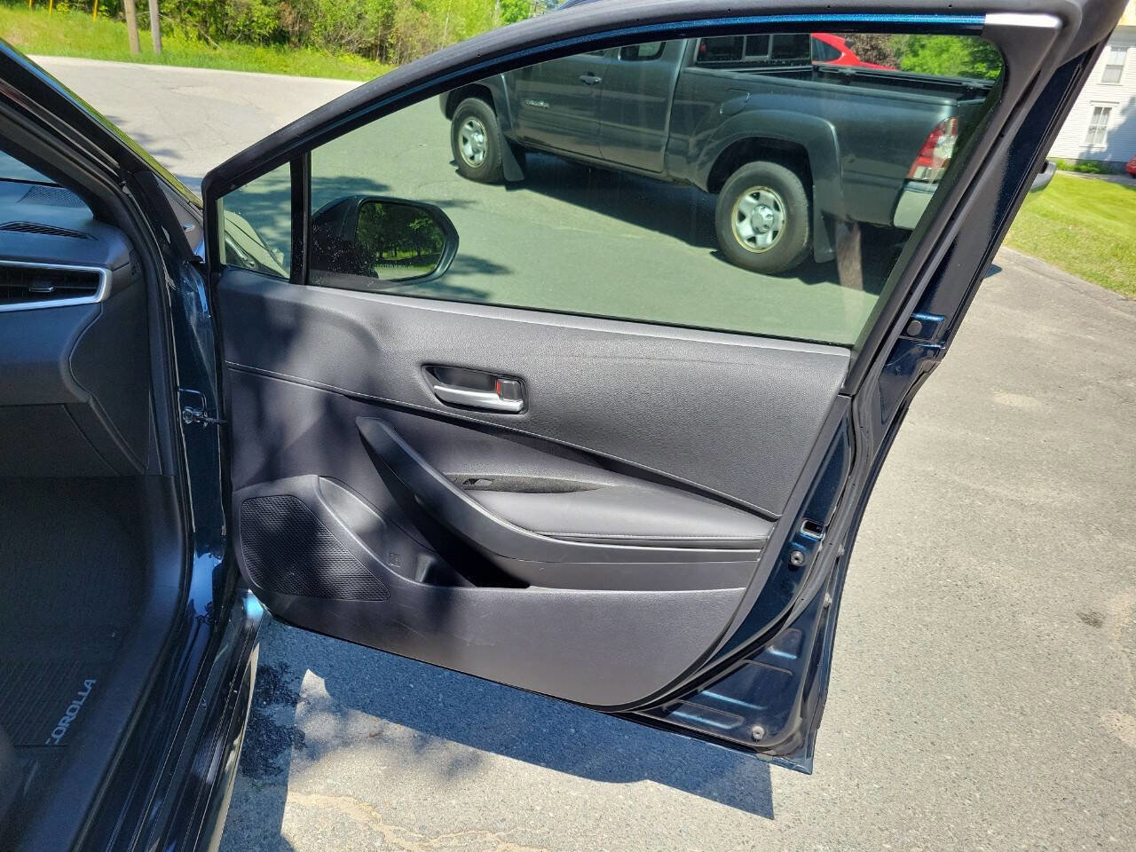 Used 2022 Toyota Corolla SE FWD image 23