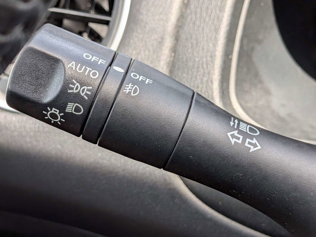 Used 2017 Nissan Pathfinder Platinum image 29