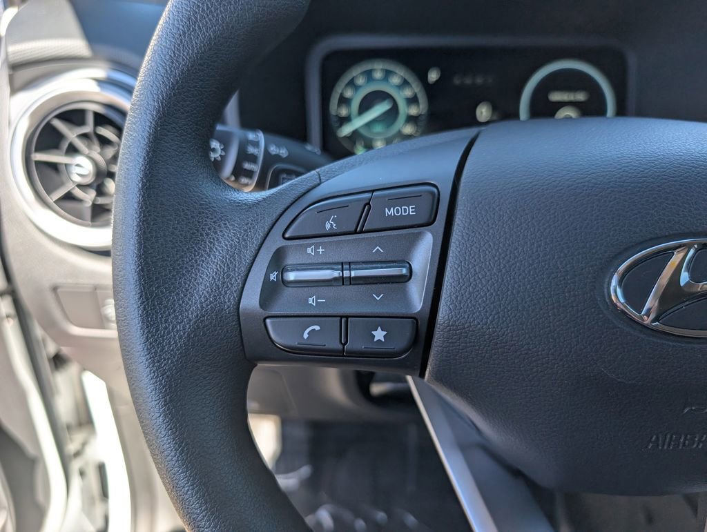 Used 2023 Hyundai Kona SE w/ Cargo Package image 22