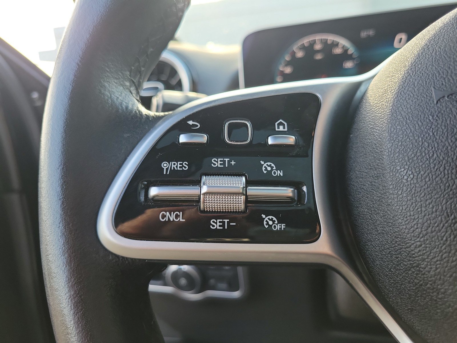 Used 2020 Mercedes-Benz GLB 250 4MATIC image 18