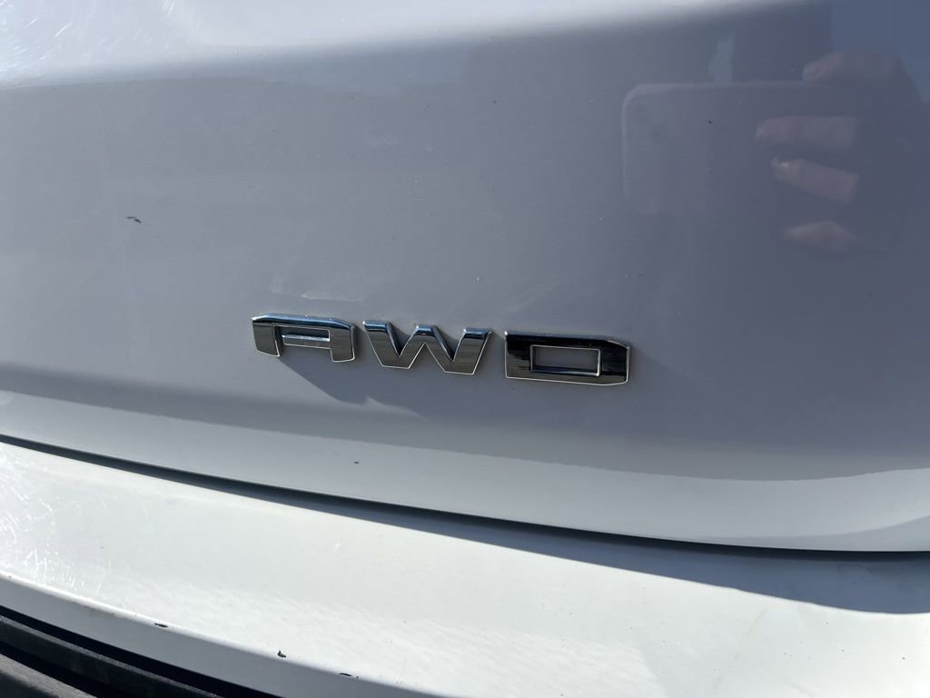 Used 2024 GMC Terrain SLE image 30