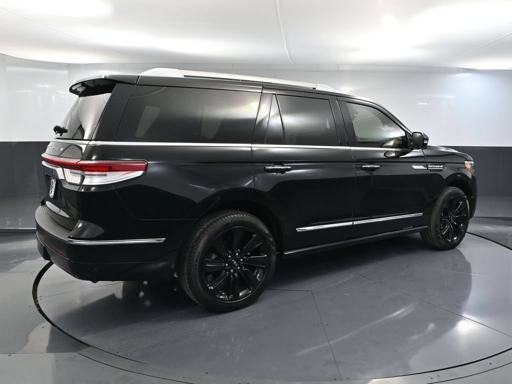 Used 2024 Lincoln Navigator Reserve w/ Equipment Group 201A AWD/4WD image 6