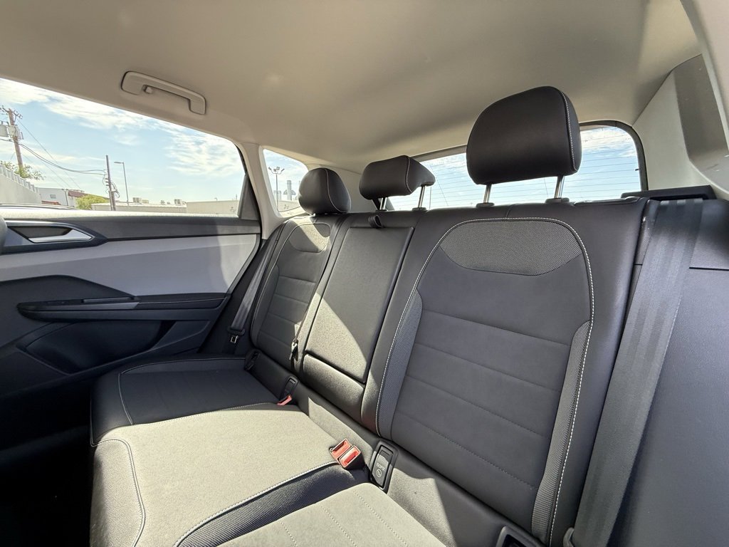 Certified 2024 Volkswagen Taos SE image 7