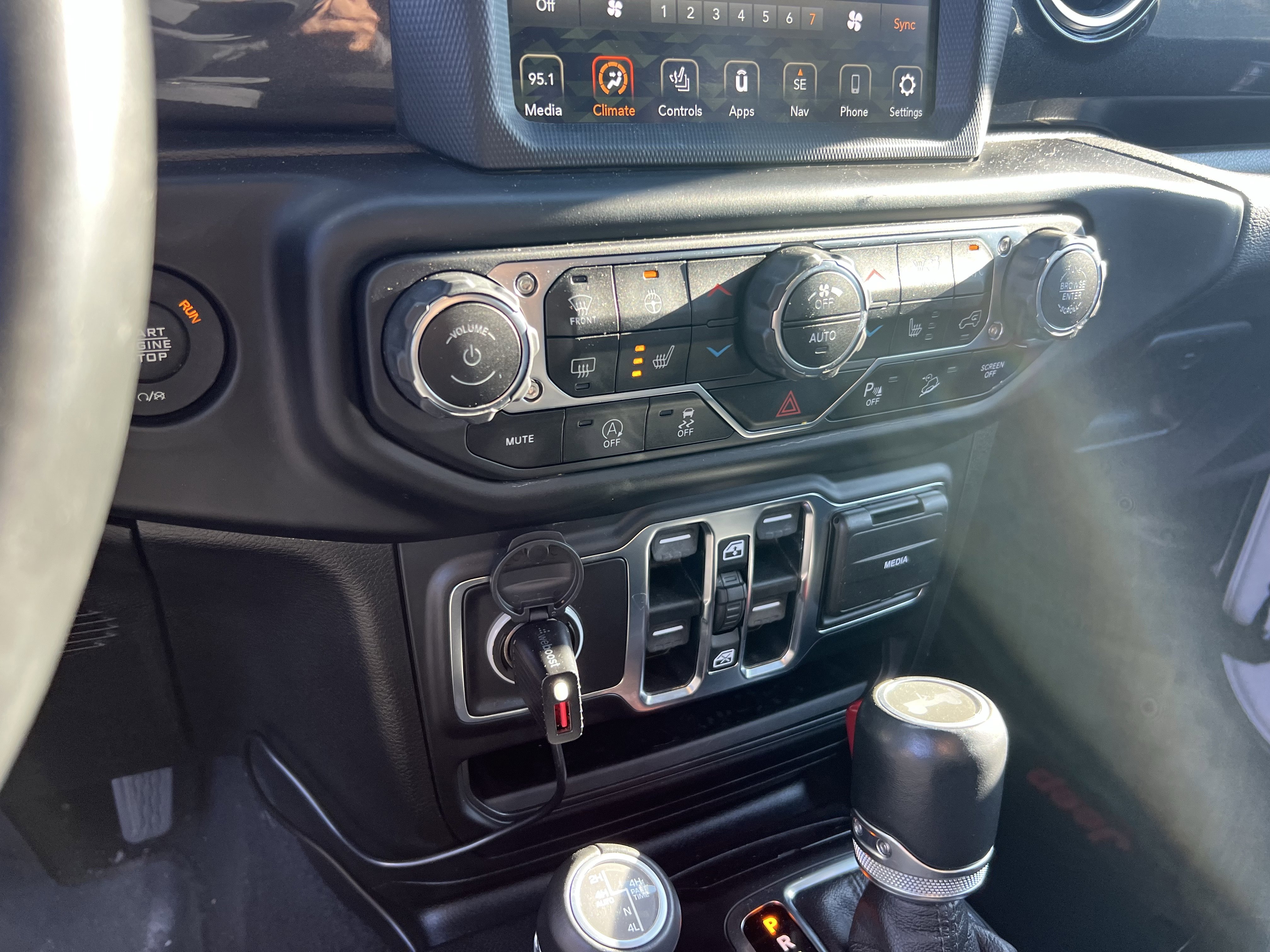 Used 2020 Jeep Wrangler Unlimited Sahara AWD/4WD image 26