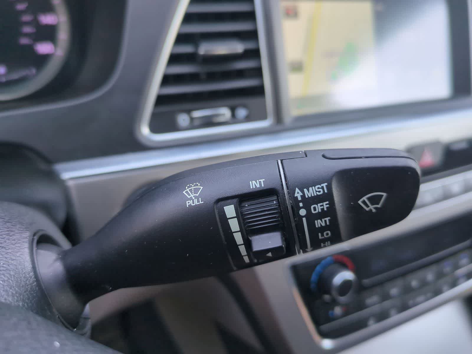 Used 2015 Hyundai Sonata Limited w/ Option Group 05 FWD image 27