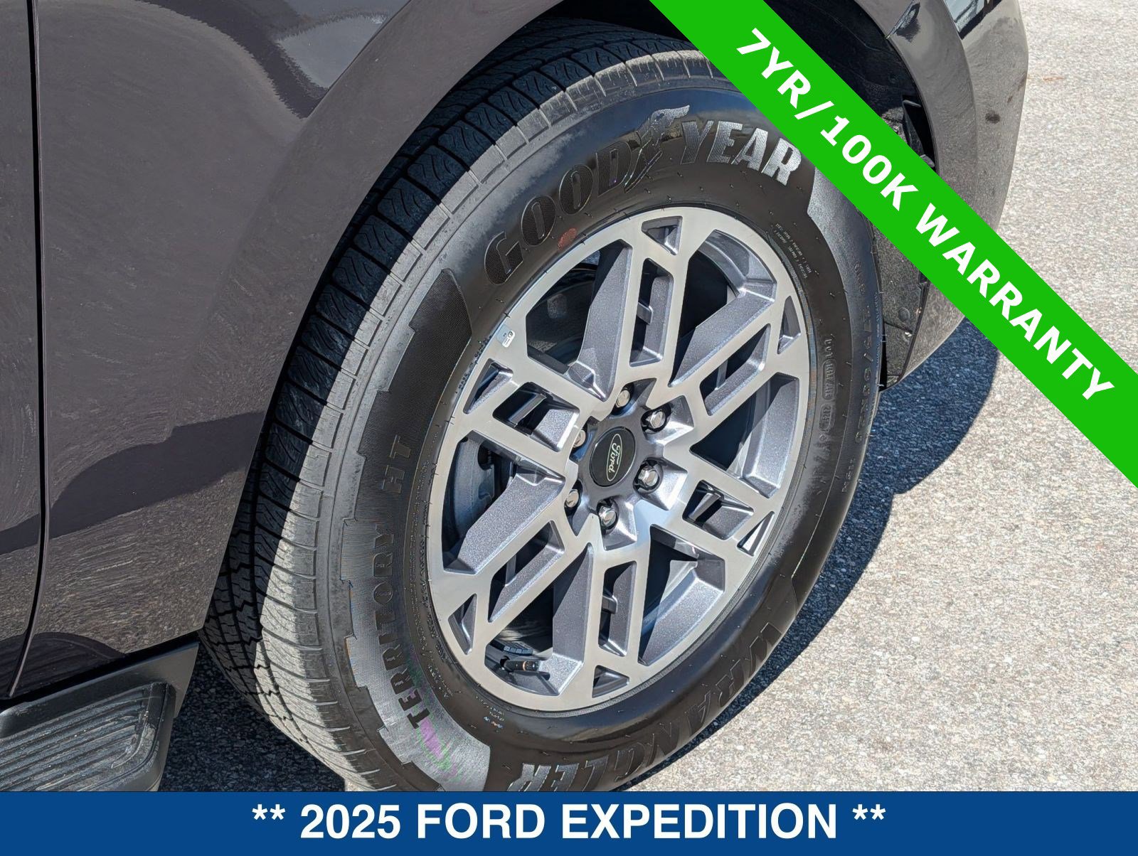 Certified 2025 Ford Expedition Active image 12