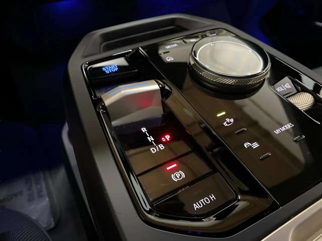 Used 2023 BMW iX xDrive50 AWD/4WD image 57
