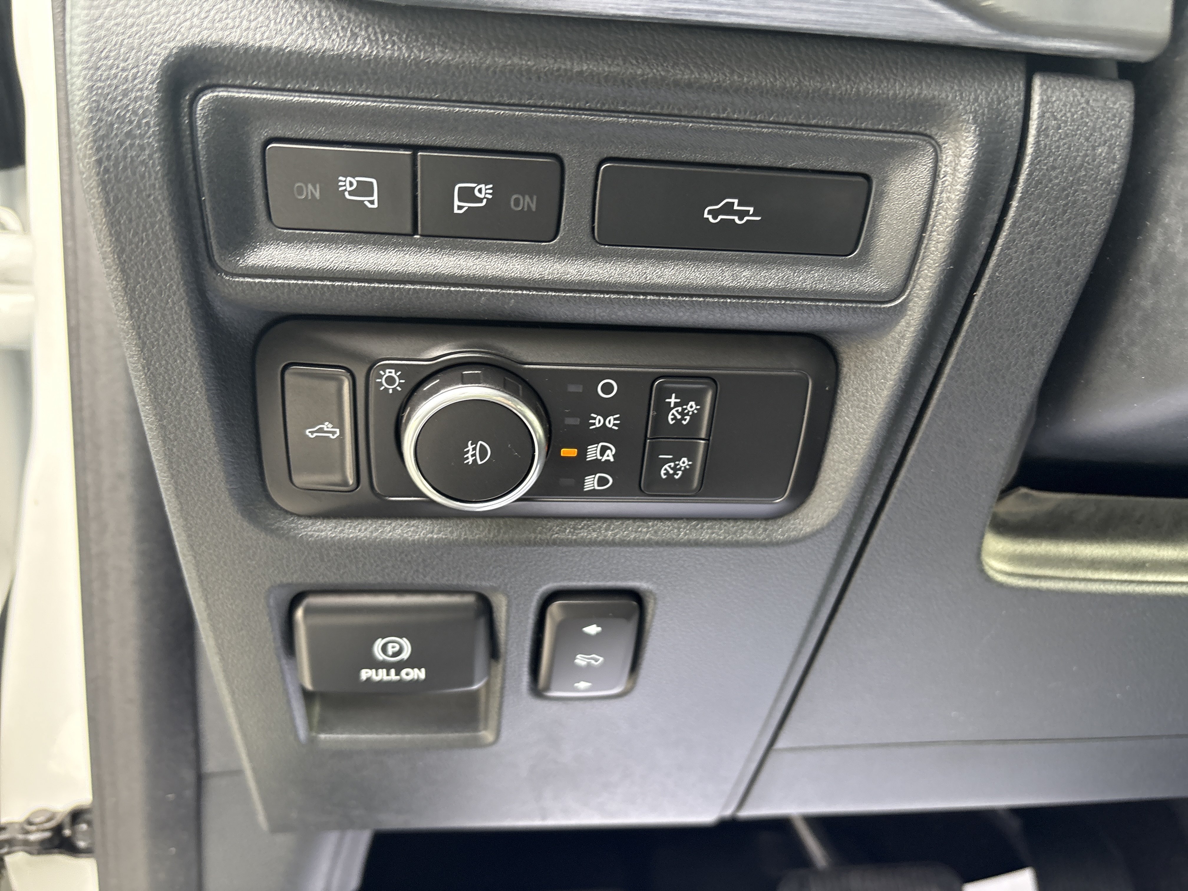 Used 2022 Ford F150 Lariat w/ Equipment Group 502A High AWD/4WD image 14