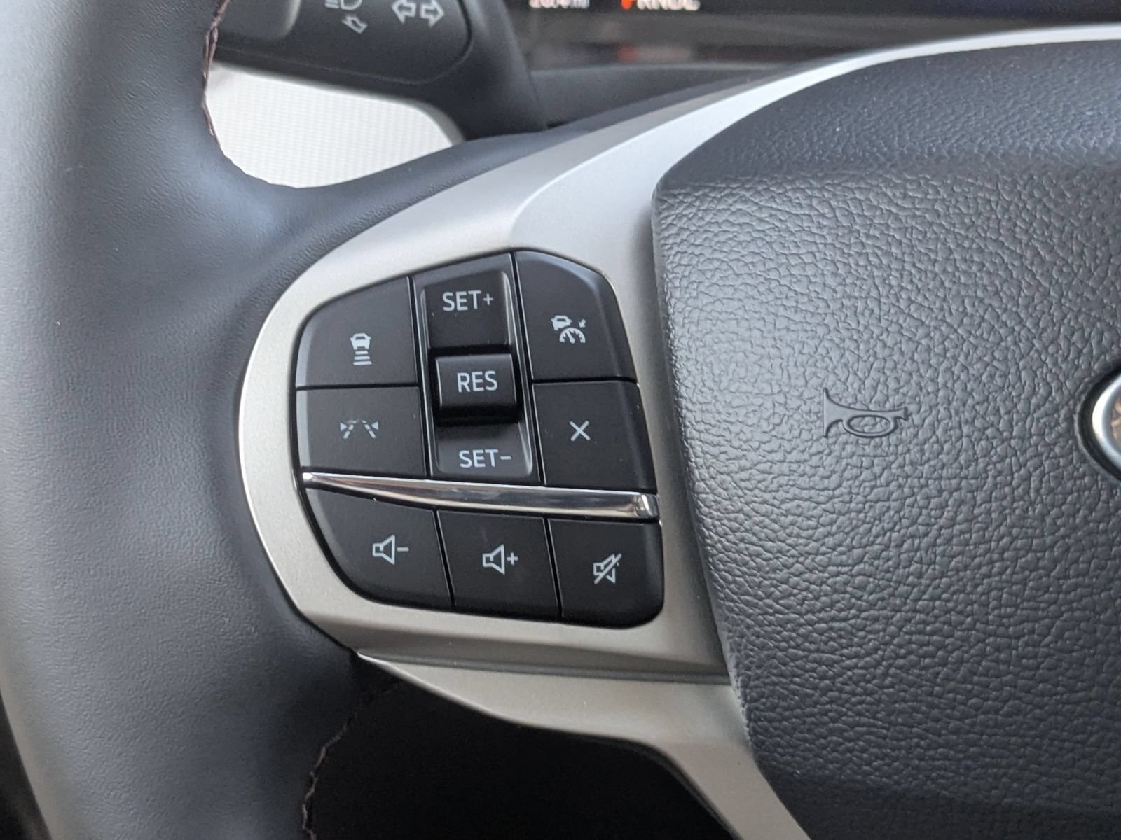 New 2026 Ford Explorer Active w/ Active Comfort Package RWD image 17