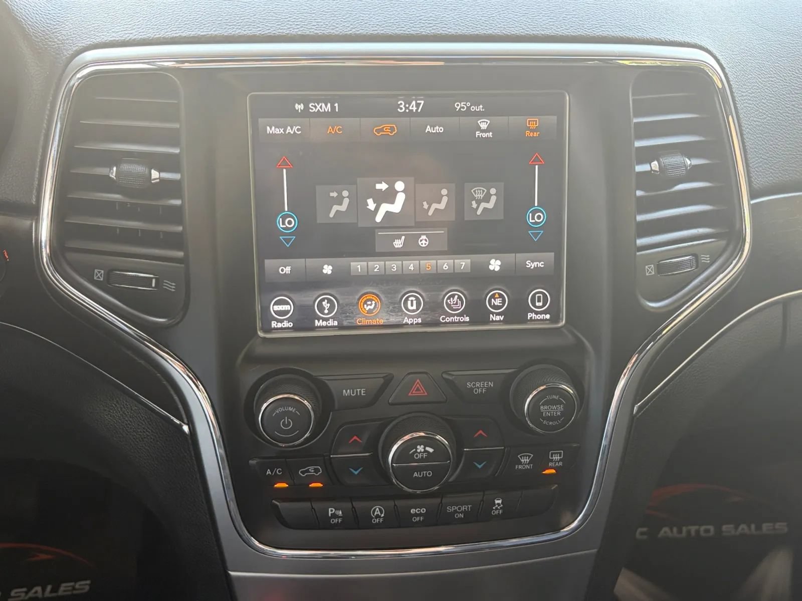 Used 2018 Jeep Grand Cherokee Limited AWD/4WD image 23