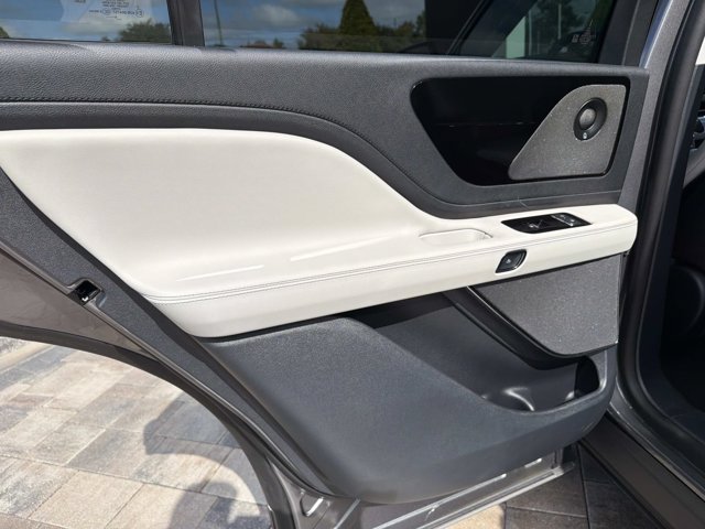 New 2027 Lincoln Aviator Reserve w/ Jet Appearance Package RWD image 14