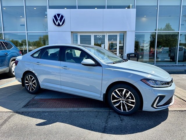 New 2026 Volkswagen Jetta SE image 1