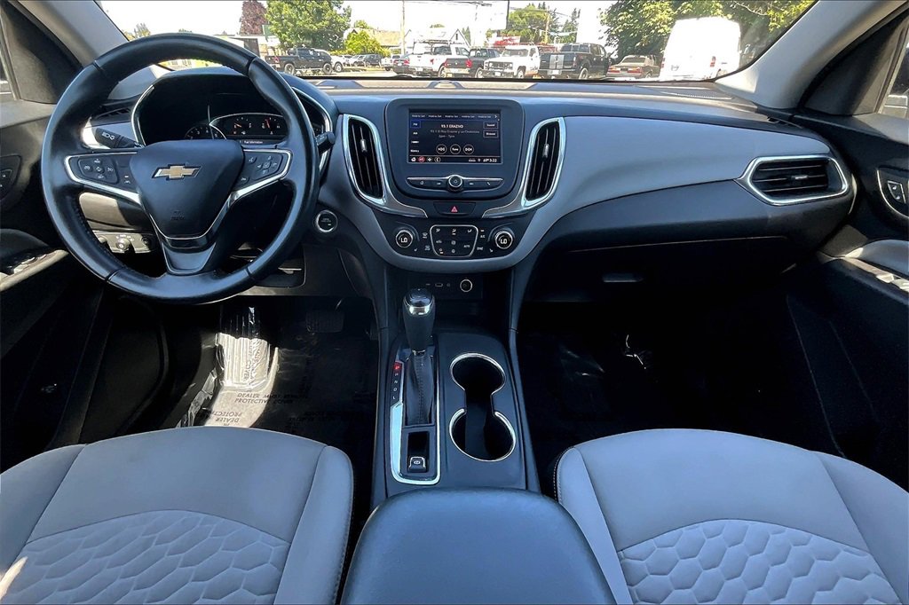 Used 2021 Chevrolet Equinox LT w/ Driver Convenience Package image 16