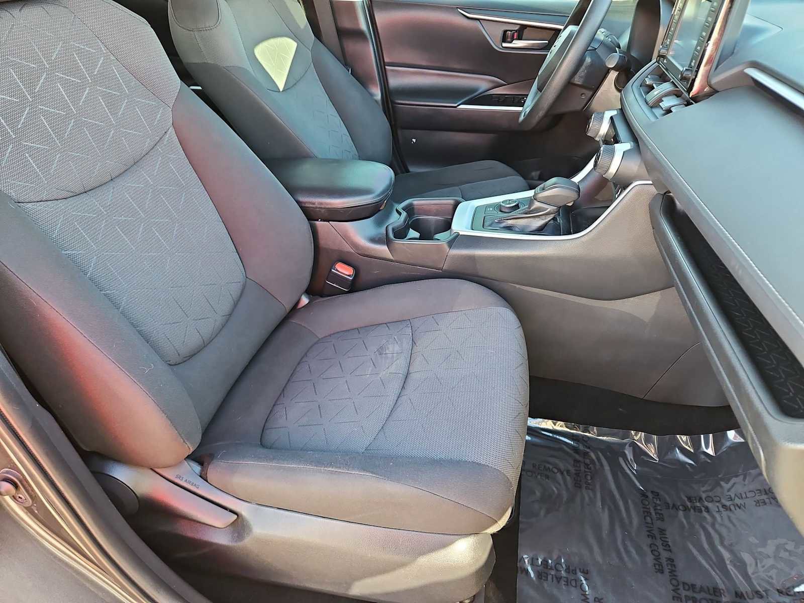 Used 2021 Toyota RAV4 XLE w/ Carpet Mat Package (TMS) image 22