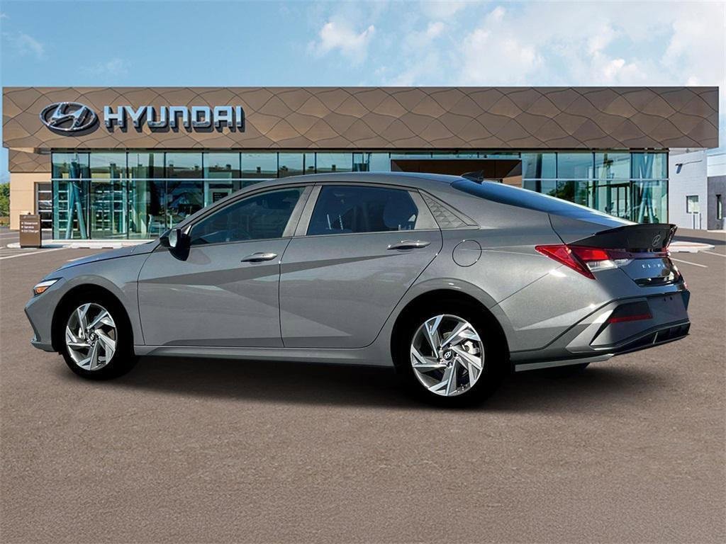 New 2025 Hyundai Elantra Sport image 4