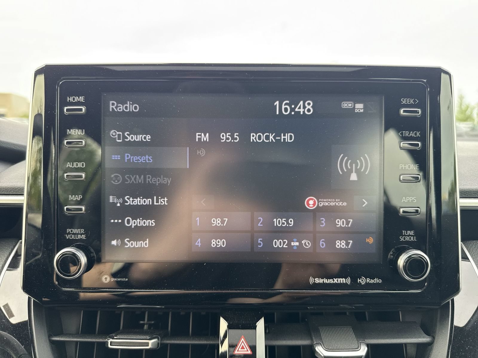 Used 2022 Toyota Corolla XSE FWD image 17