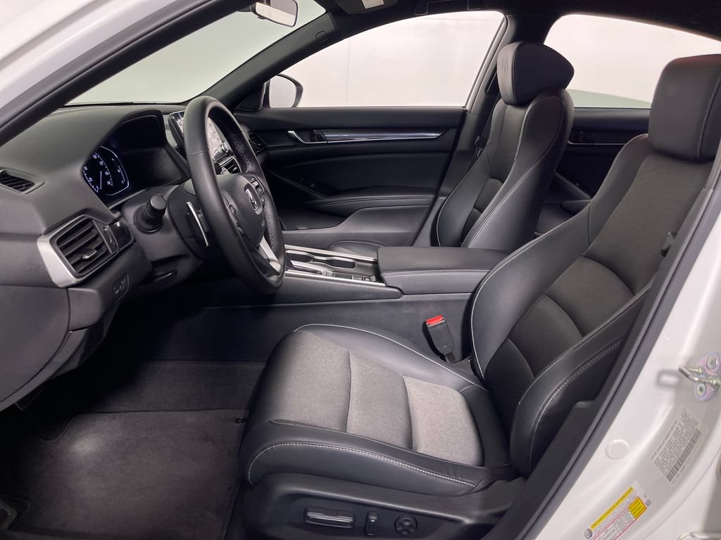 Used 2018 Honda Accord Sport image 12