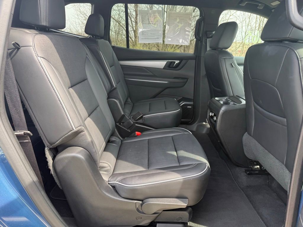 Used 2025 Buick Enclave Preferred image 18