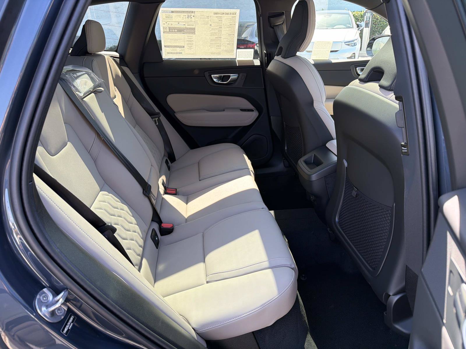 New 2027 Volvo XC60 B5 Core AWD/4WD image 19