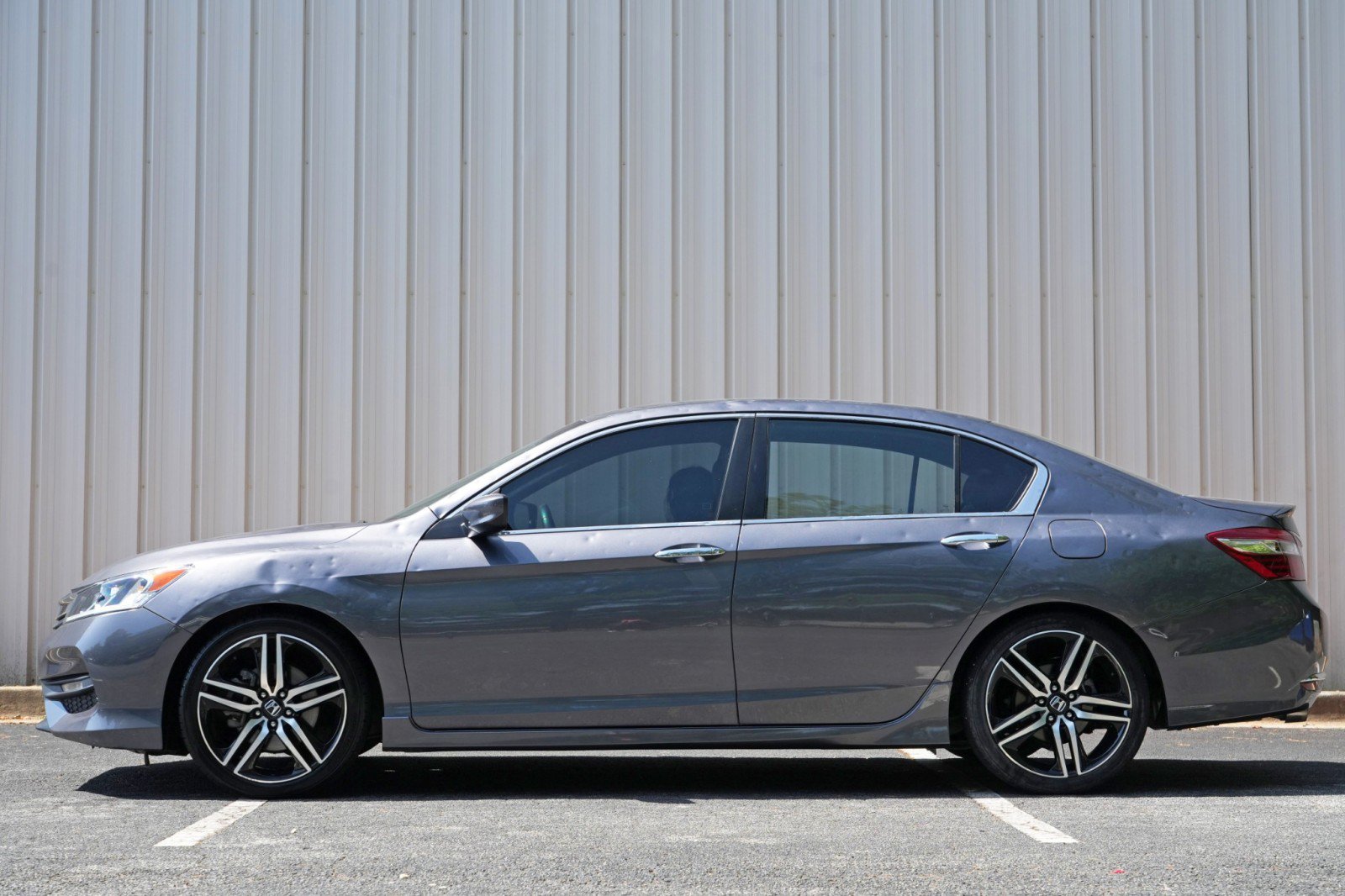 Used 2017 Honda Accord Sport image 8
