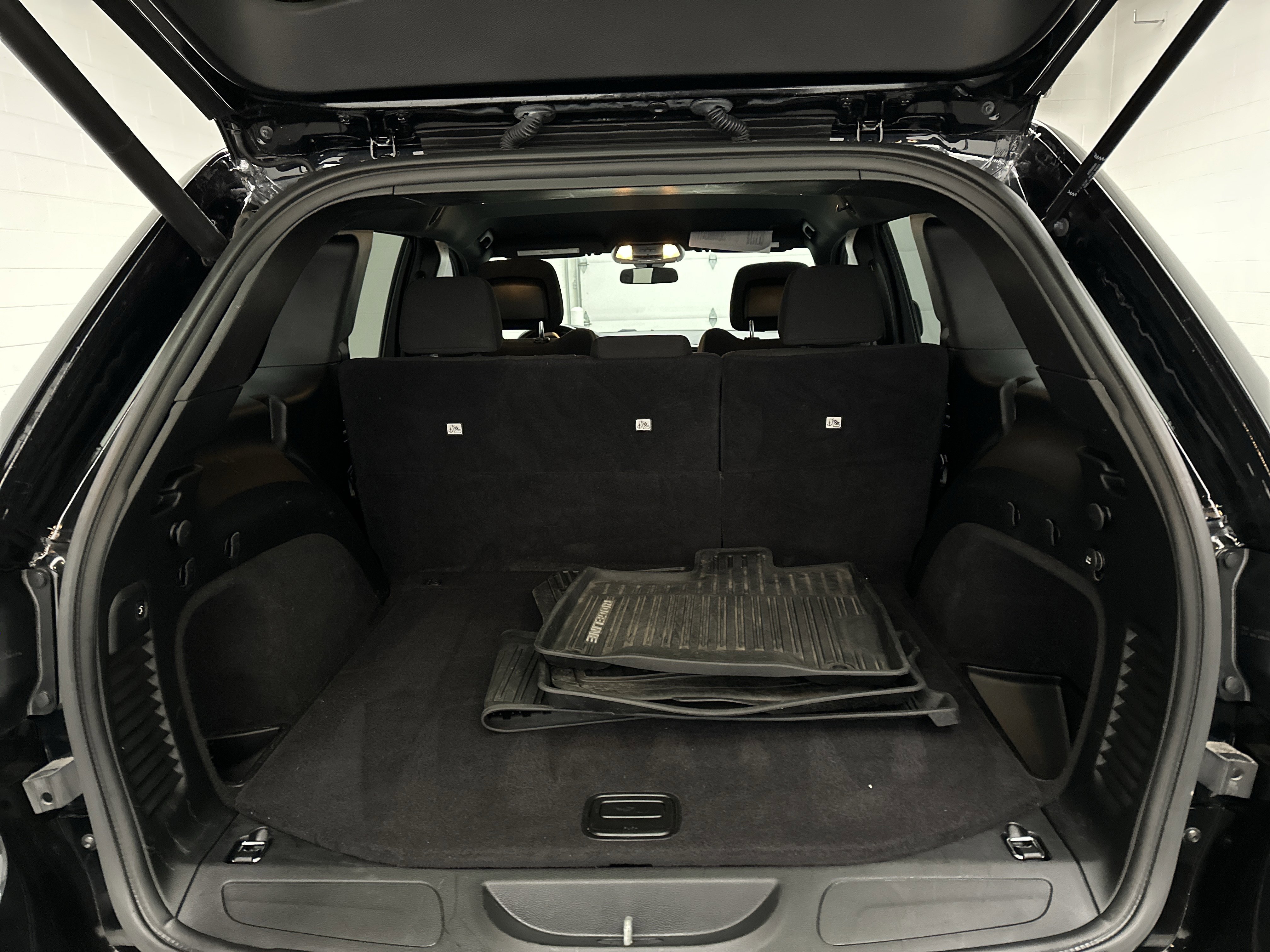 Used 2021 Jeep Grand Cherokee Laredo image 14