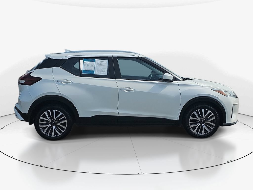 Used 2022 Nissan Kicks SV FWD image 5